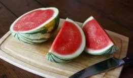 太原市网红吃小瓜的店铺,小瓜美食新地标，一口咬下夏日清凉！